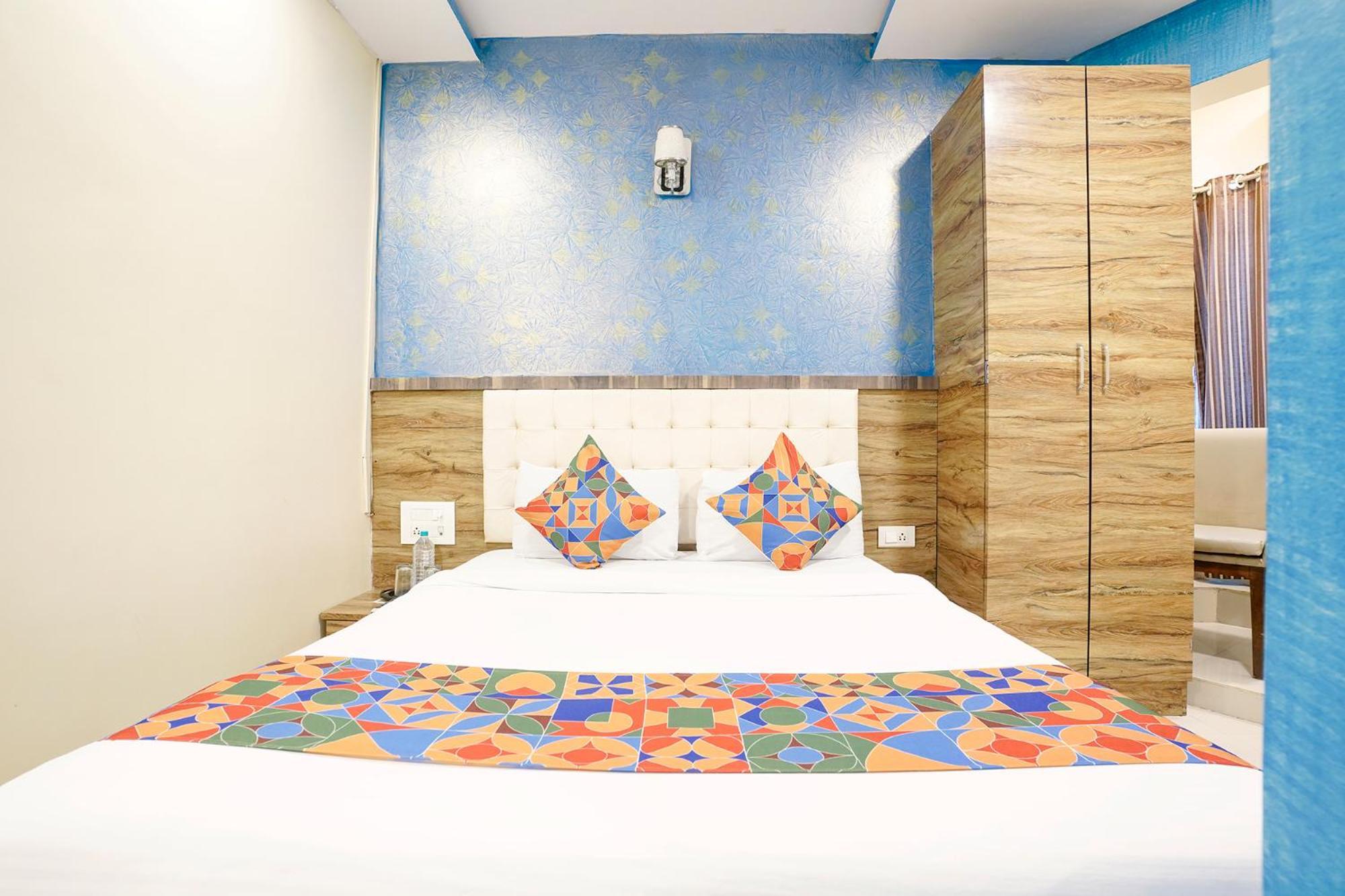 Fabexpress Sarah Gold - Nr Nesco Exhibition Center Hotel Mumbai Exterior photo
